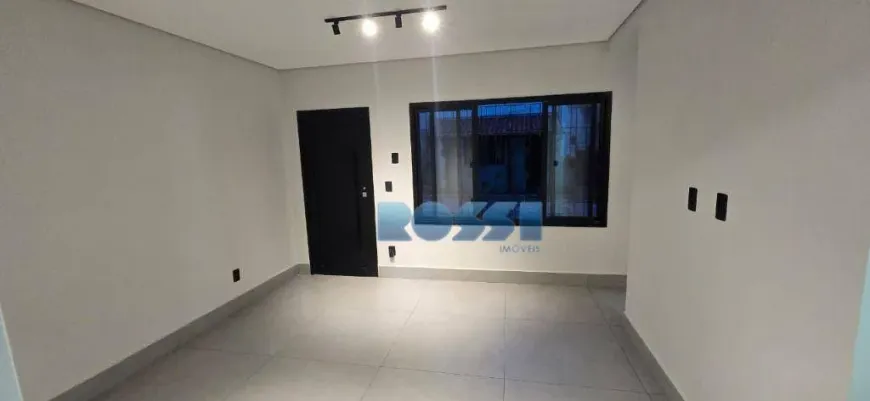 Foto do imóvel - Sobrado à venda com 3 quartos, 1 suíte, 120 m², 2 a 3 banheiros e 2 vagas na garagem em
