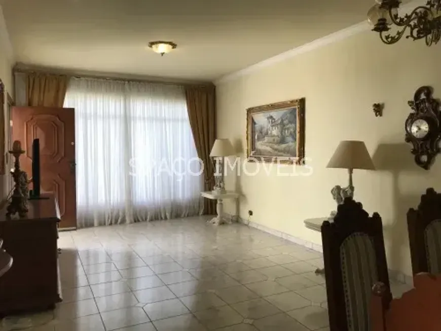 Foto do imóvel - Casa térrea à venda com 4 quartos, 1 suíte, 4 banheiros e 6 vagas na garagem em