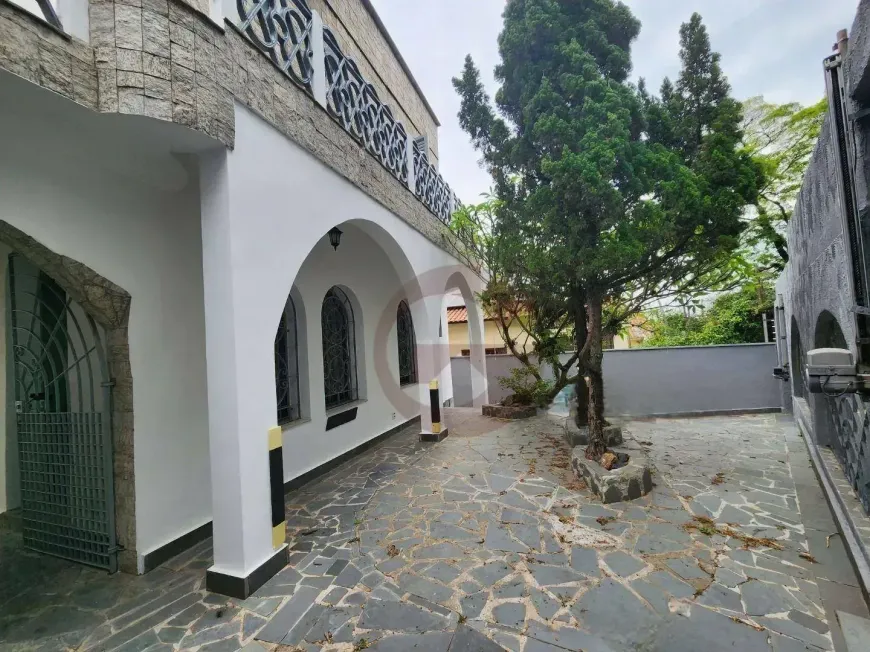 Foto do imóvel - Sobrado à venda com 3 quartos, 3 suítes, 440 m², 7 banheiros e 3 vagas próximo ao Metrô São.