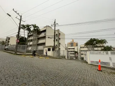Apartamento com 2 Quartos para alugar, 60m² no Centro, Florianópolis
