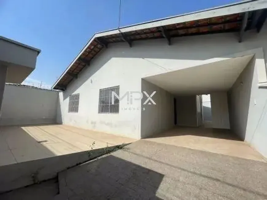 Foto do imóvel - Casa para alugar com 3 quartos, 1 suíte, 2 banheiros e 2 vagas na garagem em