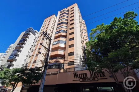 Apartamento com 2 Quartos para alugar, 132m² no Centro, Florianópolis