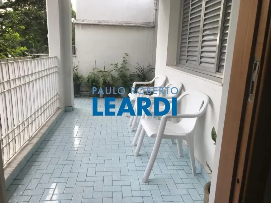Foto do imóvel - Casa à venda com 3 quartos, 3 banheiros, 255 m², 3 vagas na garagem e aceita animais em