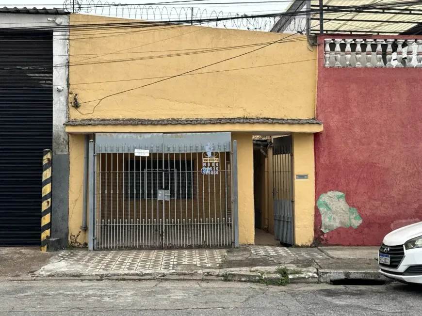 Foto do imóvel - Casa à venda com 2 quartos, 1 suíte, 2 banheiros e 2 vagas na garagem em