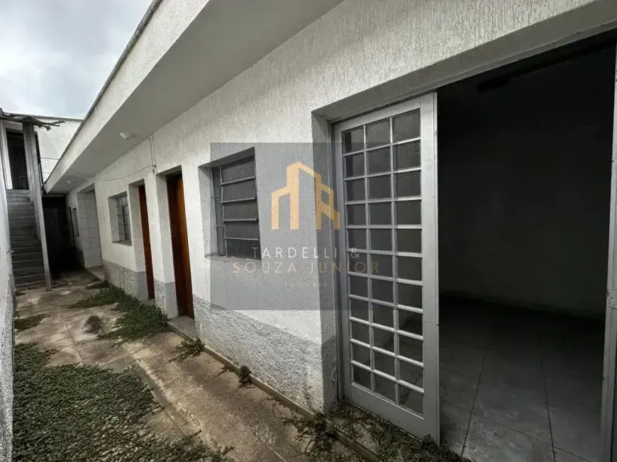 Foto do imóvel - Casa à venda com 7 quartos, 4 banheiros, 150 m² e perto da Estação Mogi Das Cruzes em
