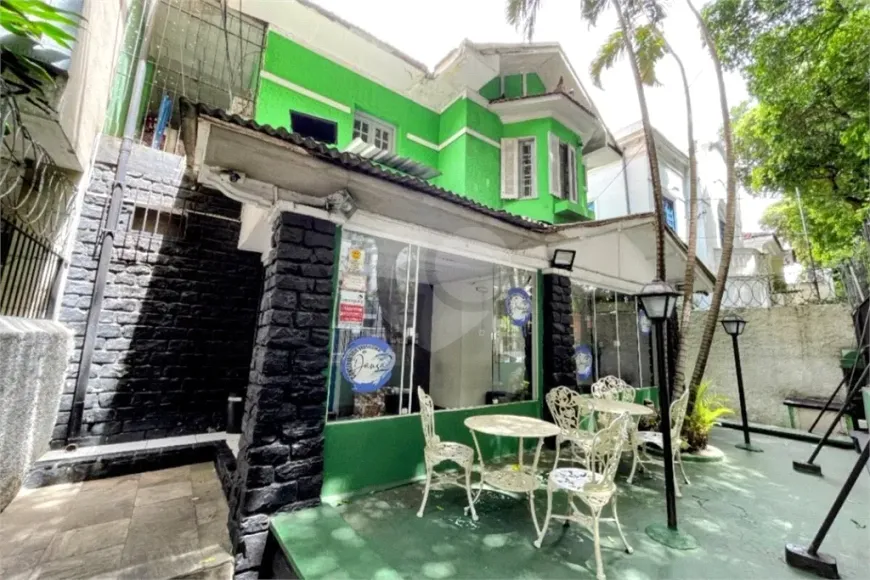 Foto do imóvel - Casa para alugar com 238 m², 5 quartos, 6 banheiros