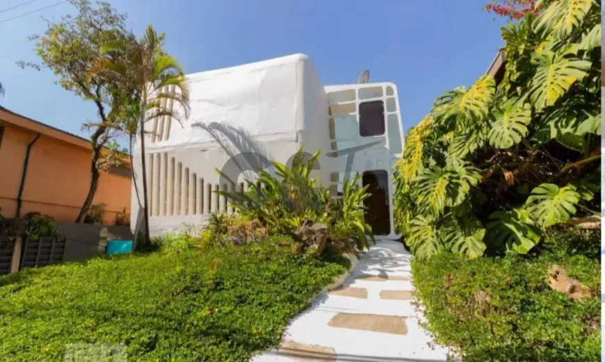 Foto do imóvel - Casa de condomínio à venda com 4 quartos, 1 suíte, 306 m², 3 banheiros e 2 vagas na garagem em