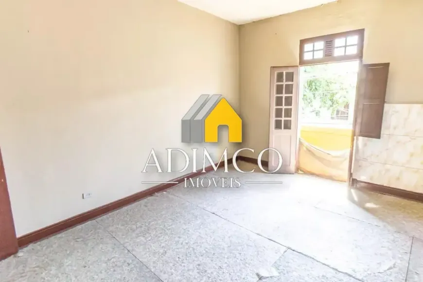 Foto do imóvel - Casa à venda com 8 quartos, 7 suítes, 457 m², 8 banheiros e 4 vagas na garagem em