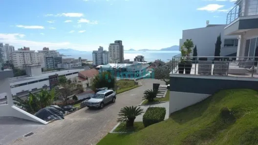 Terreno / Lote / Condomínio à venda, 227m² no Estreito, Florianópolis