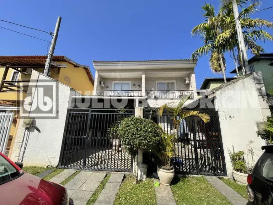 Foto do imóvel - Casa de condomínio à venda com 2 quartos, 2 suítes, 120 m², 2 banheiros e 1 vaga na garagem em