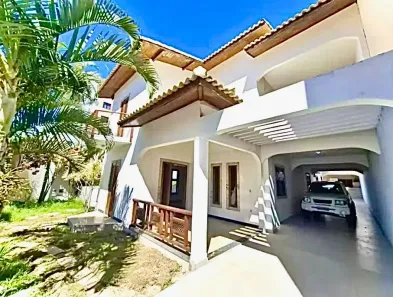 Casa com 5 Quartos para alugar, 200m² no Riviera Fluminense, Macaé