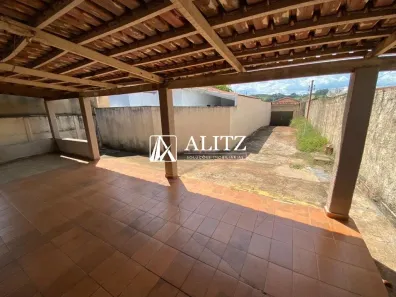 Casa com 3 Quartos à venda, 100m² no setor central, Nerópolis