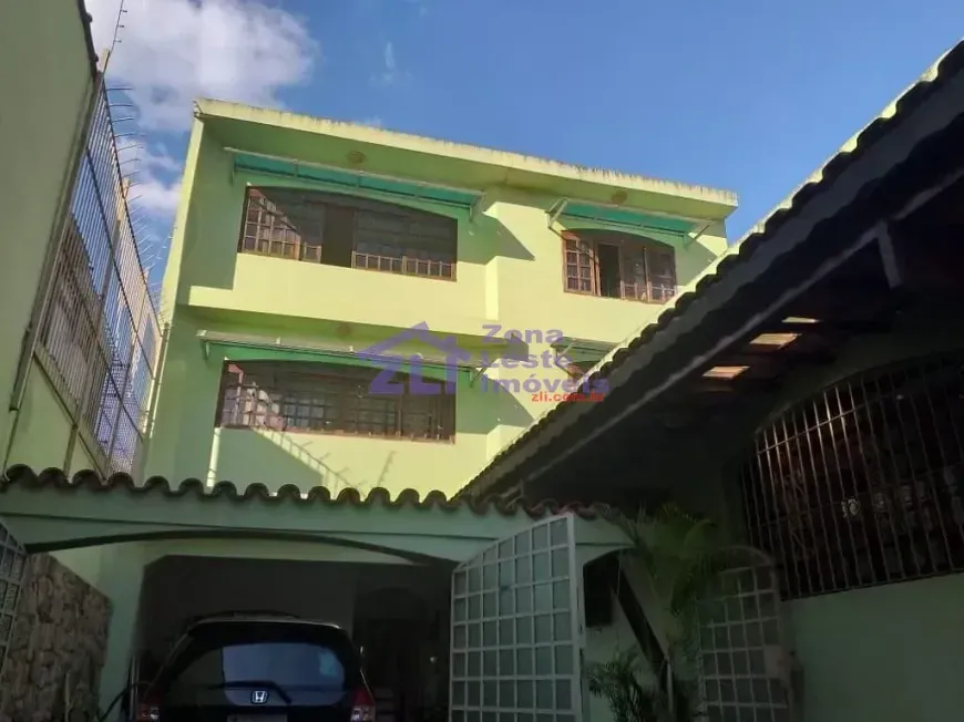 Foto do imóvel - Casa para alugar com 1 quarto, 3 banheiros, 4 vagas na garagem, quintal e próxima à Estação.