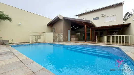 Casa com 3 Quartos para alugar, 378m² no Centro, Leme