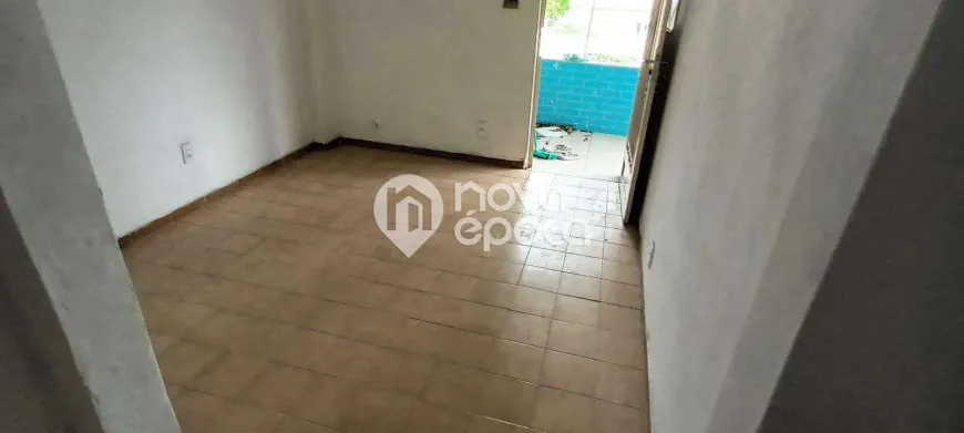 Foto do imóvel - Casa de Vila à venda com 2 quartos, 1 banheiro, quintal e varanda, próximo à Estação Cavalcante.