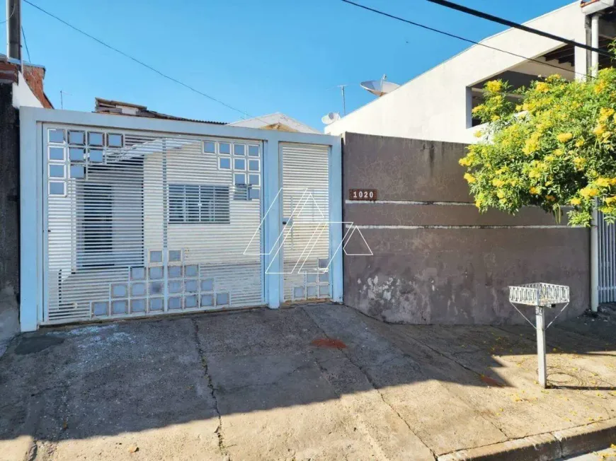 Foto do imóvel - Casa à venda com 3 quartos, 1 banheiro e 2 vagas na garagem em