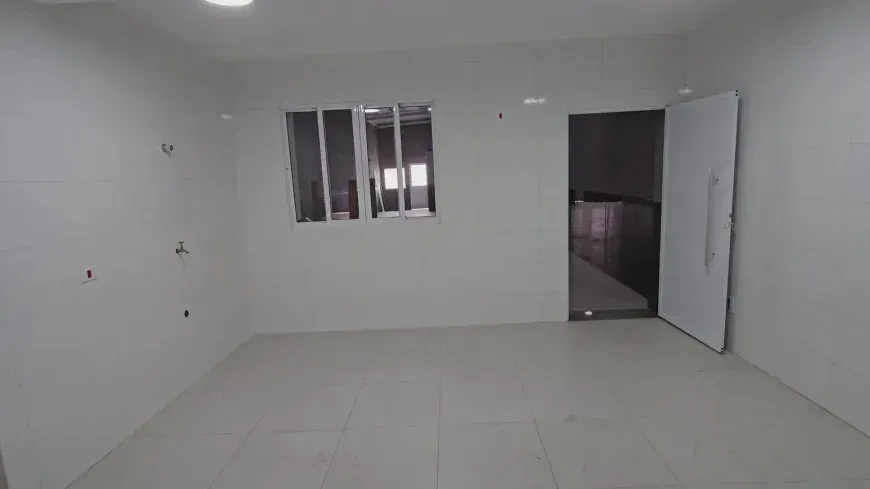 Foto do imóvel - Casa para alugar com 3 quartos, 1 suíte, 220 m², 4 banheiros e 3 vagas, aceita animais próximo.