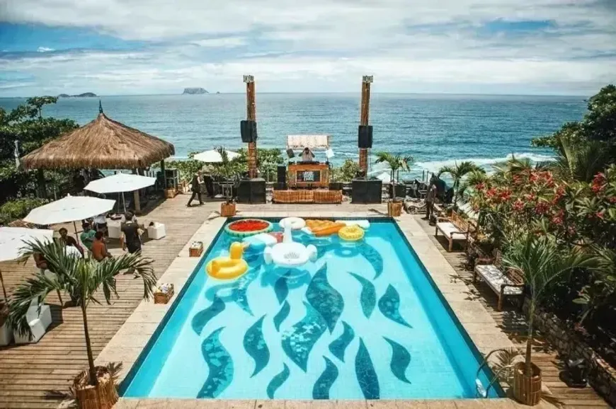 Foto do imóvel - Casa para alugar com 3000 m², 6 quartos, 5 banheiros, 6 vagas