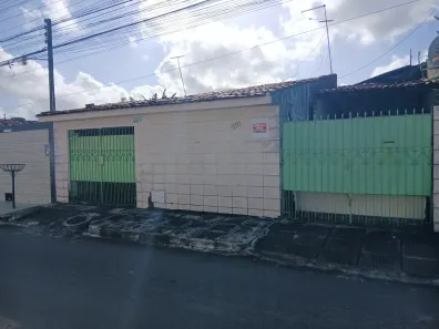Casa com 4 Quartos à venda, 200m² no Benedito Bentes, Maceió