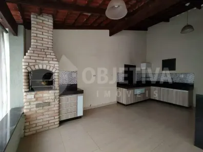 Casa com 2 Quartos à venda, 150m² no Cidade Jardim, Uberlândia