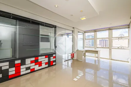 Conjunto Comercial / Sala à venda, 57m² no Centro, Curitiba