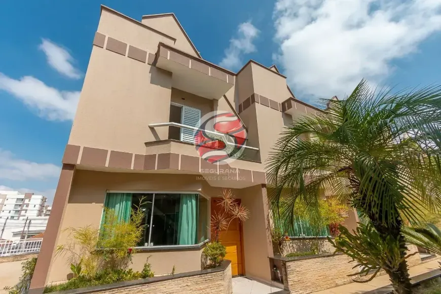 Foto do imóvel - Sobrado para alugar com 202 m², 3 quartos, 3 banheiros, 4 vagas