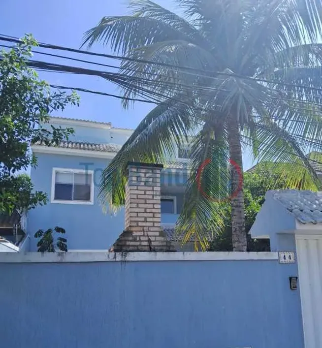 Foto do imóvel - Casa de condomínio à venda com 4 quartos, 1 suíte, 272 m², 1 banheiro e 3 vagas na garagem em