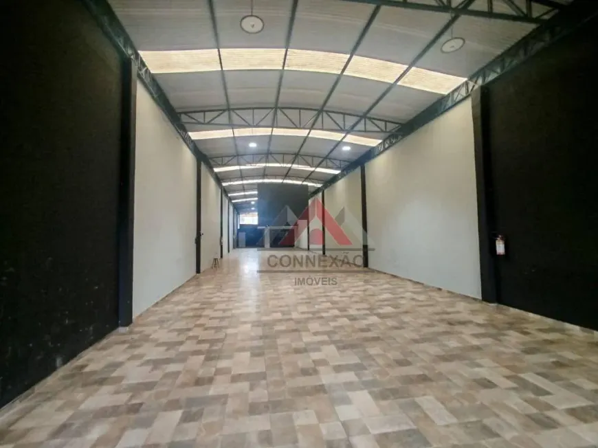 Foto do imóvel - Galpão/Depósito/Armazém para alugar com 400 m², 2 banheiros e 4 vagas na garagem próximo à.