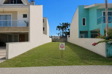 Terreno / Lote / Condomínio à venda, 207m² no Uberaba, Curitiba