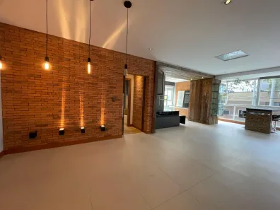 Apartamento com 2 Quartos à venda, 132m² no Centro, Florianópolis