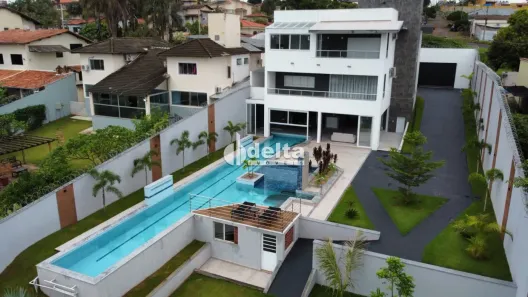 Casa com 3 Quartos à venda, 516m² no Cidade Jardim, Uberlândia