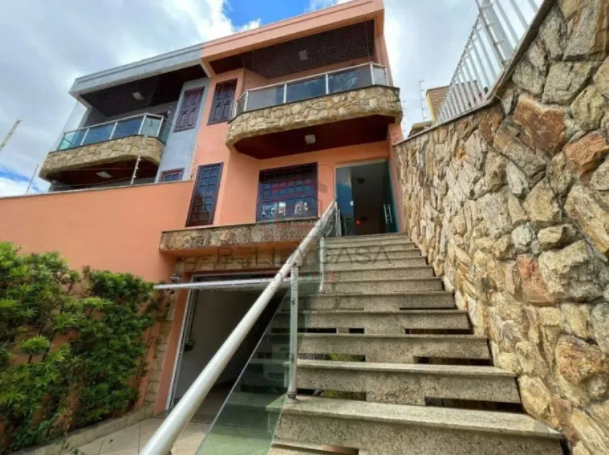 Foto do imóvel - Sobrado para alugar com 300 m², 3 quartos, 6 banheiros, 6 vagas