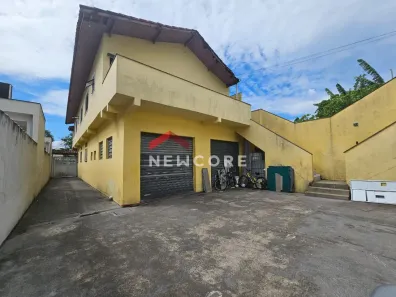 Casa com 5 Quartos à venda, 200m² no Centro, Peruíbe
