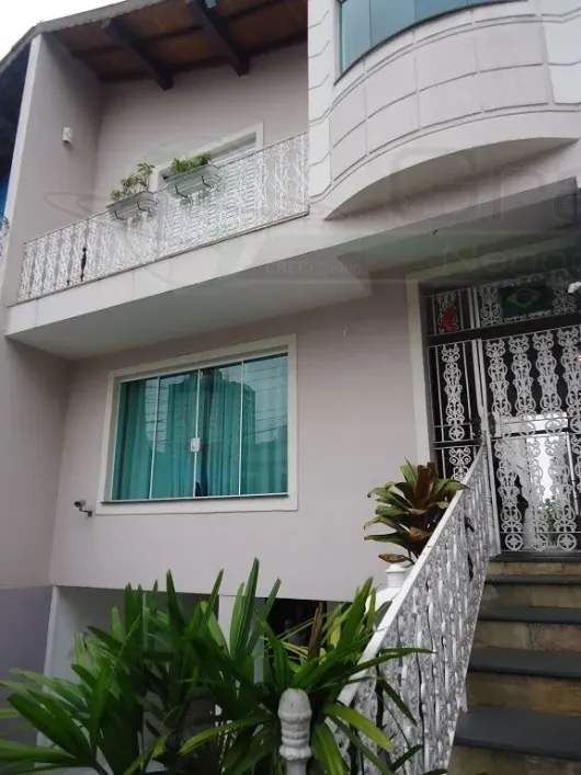 Foto do imóvel - Sobrado à venda com 3 quartos, 3 suítes, 168 m², 5 banheiros e 6 vagas na garagem em