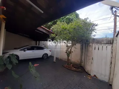 Casa com 3 Quartos à venda, 200m² no Cidade Jardim, Uberlândia