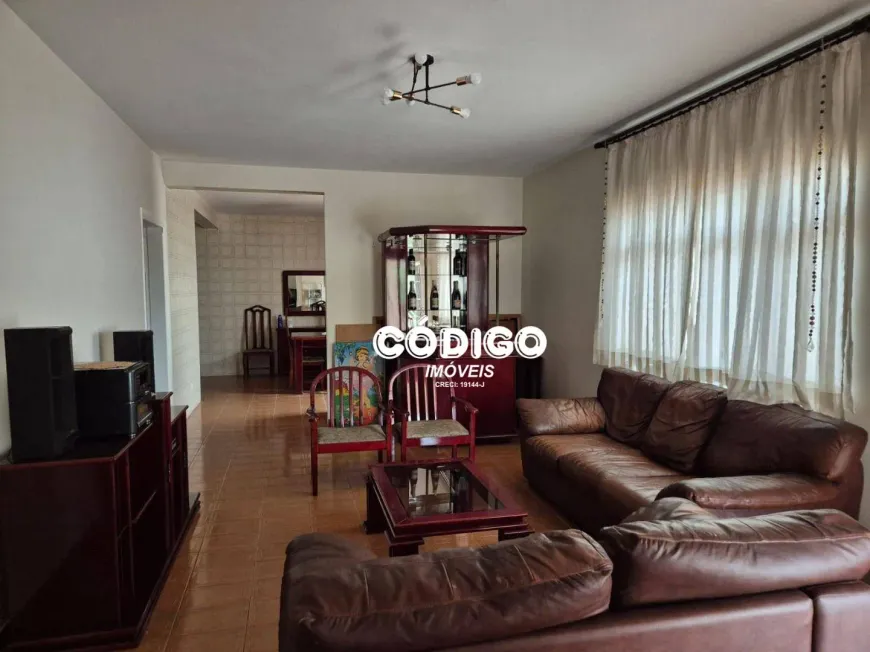 Foto do imóvel - Sobrado para alugar com 258 m², 3 quartos, 2 banheiros, 6 vagas