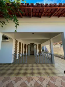 Casa com 4 Quartos para alugar, 150m² no Centauro, Eunápolis