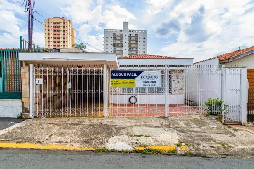 Foto do imóvel - Casa para alugar com 3 quartos, 1 suíte, 3 banheiros e 4 vagas na garagem em