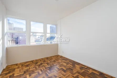 Conjunto Comercial / Sala à venda, 56m² no Centro, Curitiba