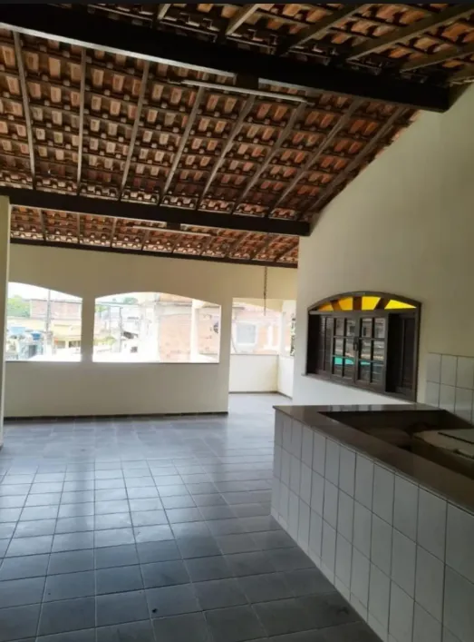 Foto do imóvel - Casa à venda com 3 quartos, 2 banheiros, 1 vaga na garagem e aceita animais em