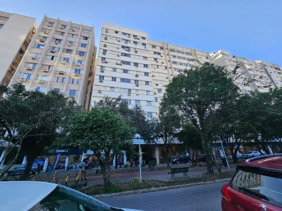 Apartamento com 2 Quartos para alugar, 70m² no Centro, Florianópolis