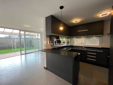 Casa de Condomínio com 3 Quartos à venda, 113m² no Laranjal, Pelotas