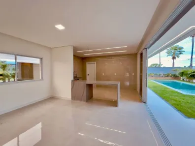 Casa com 4 Quartos à venda, 255m² no Cidade Alpha, Eusébio