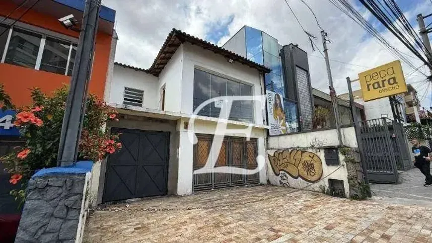 Foto do imóvel - Imóvel comercial para alugar com 3 banheiros, 3 vagas na garagem, aceita animais e cozinha em