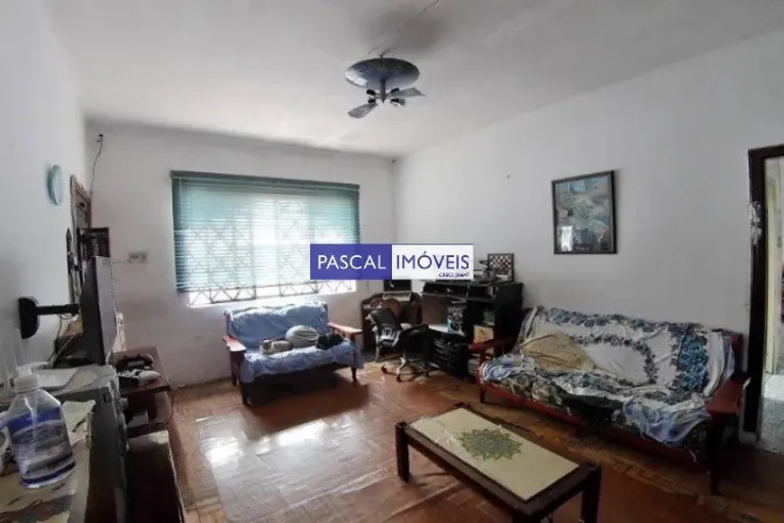 Foto do imóvel - Casa à venda com 2 quartos, 2 banheiros, 3 vagas na garagem e quintal em