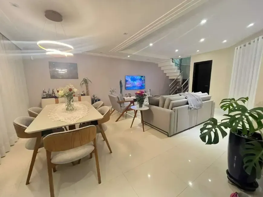 Foto do imóvel - Sobrado à venda com 3 quartos, 2 suítes, 113 m², 3 vagas e churrasqueira no condomínio em