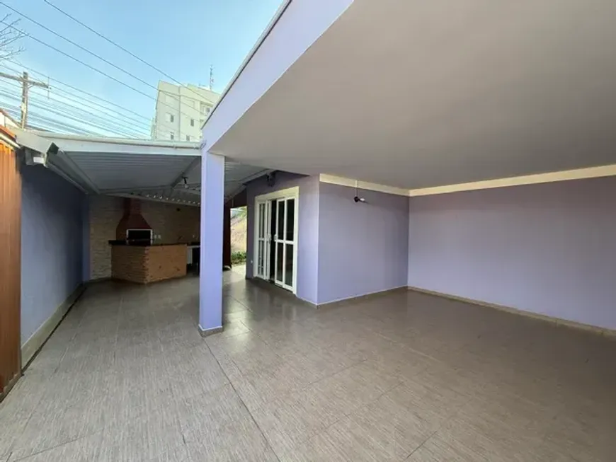 Foto do imóvel - Casa para alugar com 3 quartos, 1 suíte, 3 banheiros, 175 m² e 2 vagas na garagem em