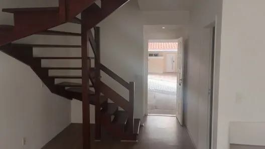 Casa de Condomínio com 3 Quartos para venda ou aluguel, 100m² no Parque Rincão, Cotia