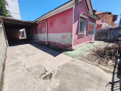 Casa com 6 Quartos para alugar, 260m² no Centro, Macaé