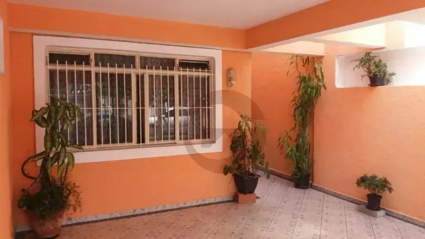 Foto do imóvel - Sobrado à venda com 3 quartos, 1 suíte, 140 m², 3 banheiros e 2 vagas na garagem em